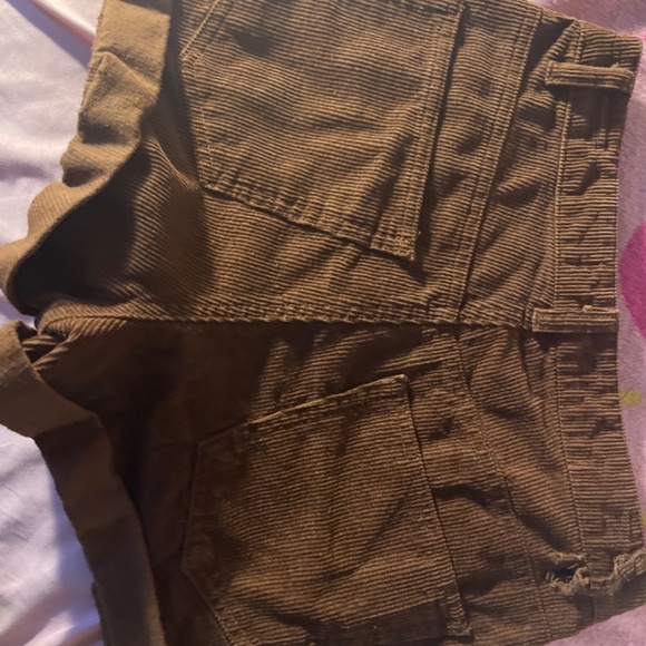 Brown shorts - Picture 2 of 3